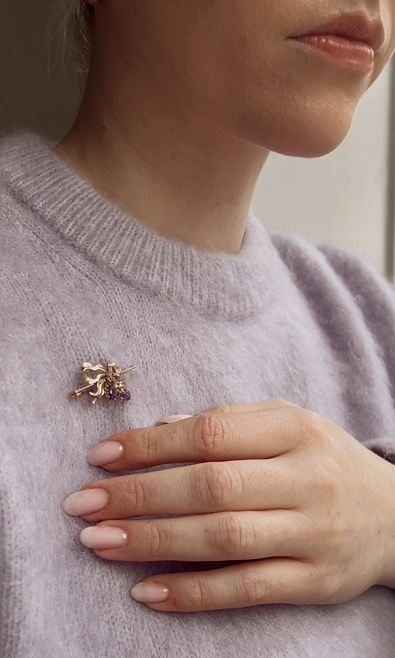Unbelievably Gorgeous Early 20th Century 9ct Gold, Amethyst and Split Pearl Bow Brooch