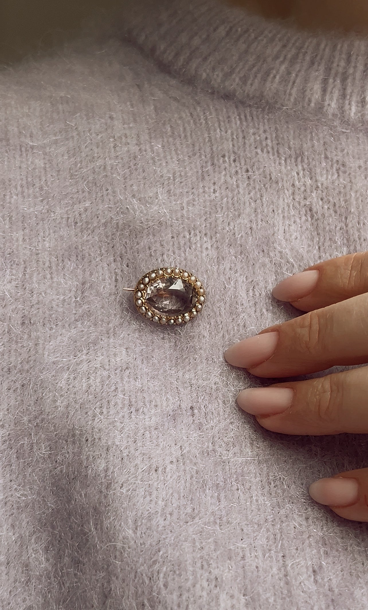Beautiful Victorian 15ct Gold, Amethyst and Split Pearl Brooch