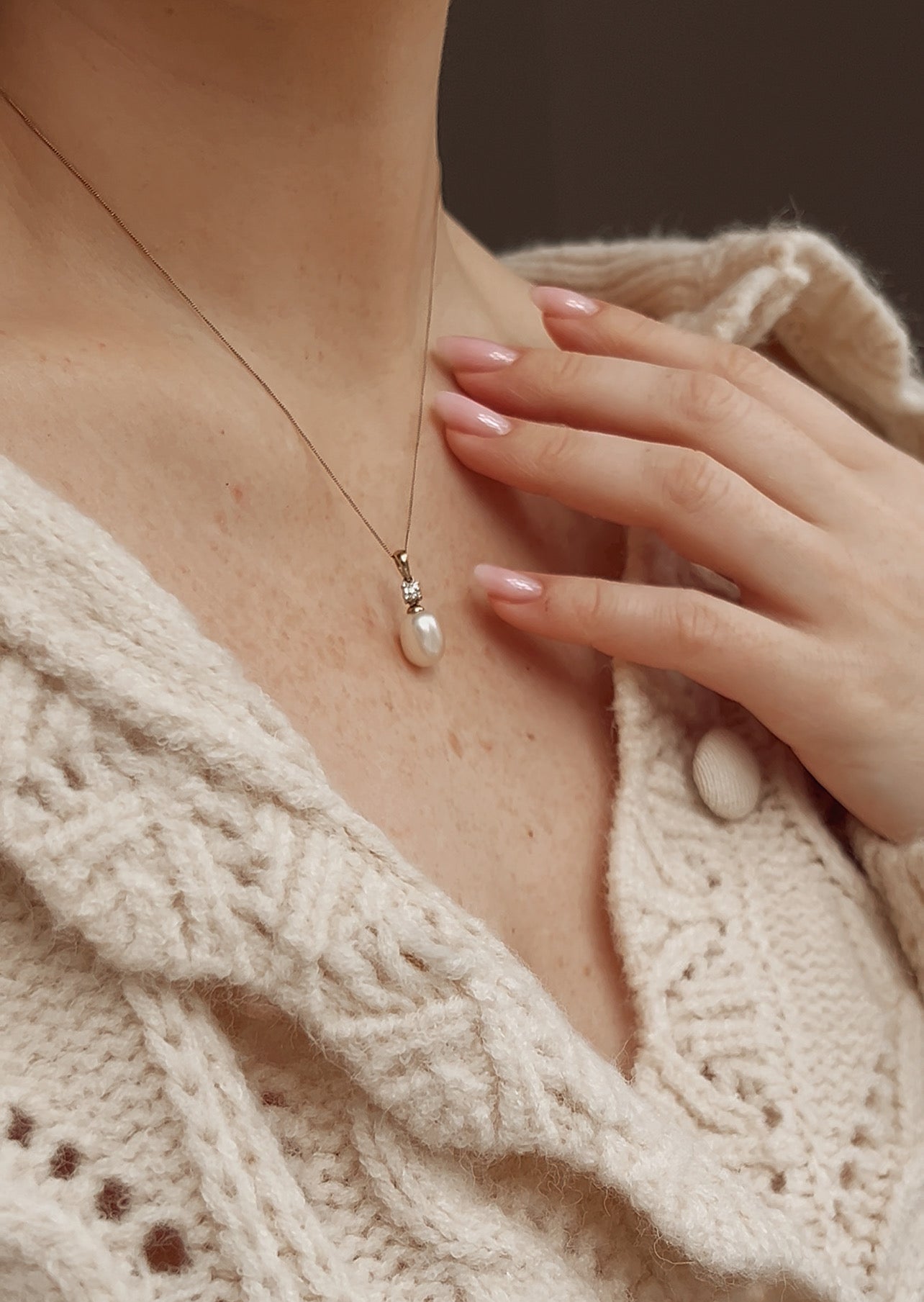 Beautiful Vintage Gold, Cultured Pearl and Diamond Pendant on a gold chain