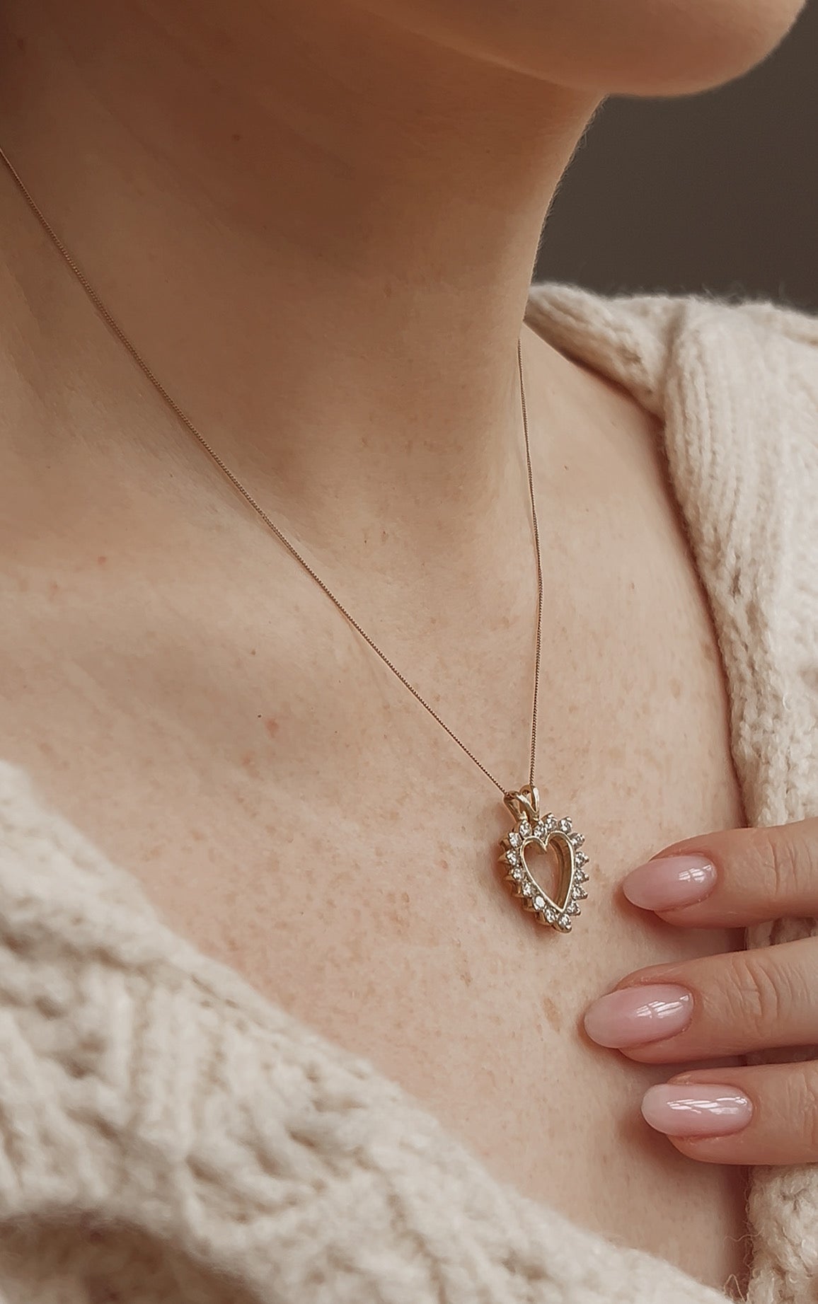 Beautiful Modern 14K Gold and Diamond Heart Pendant