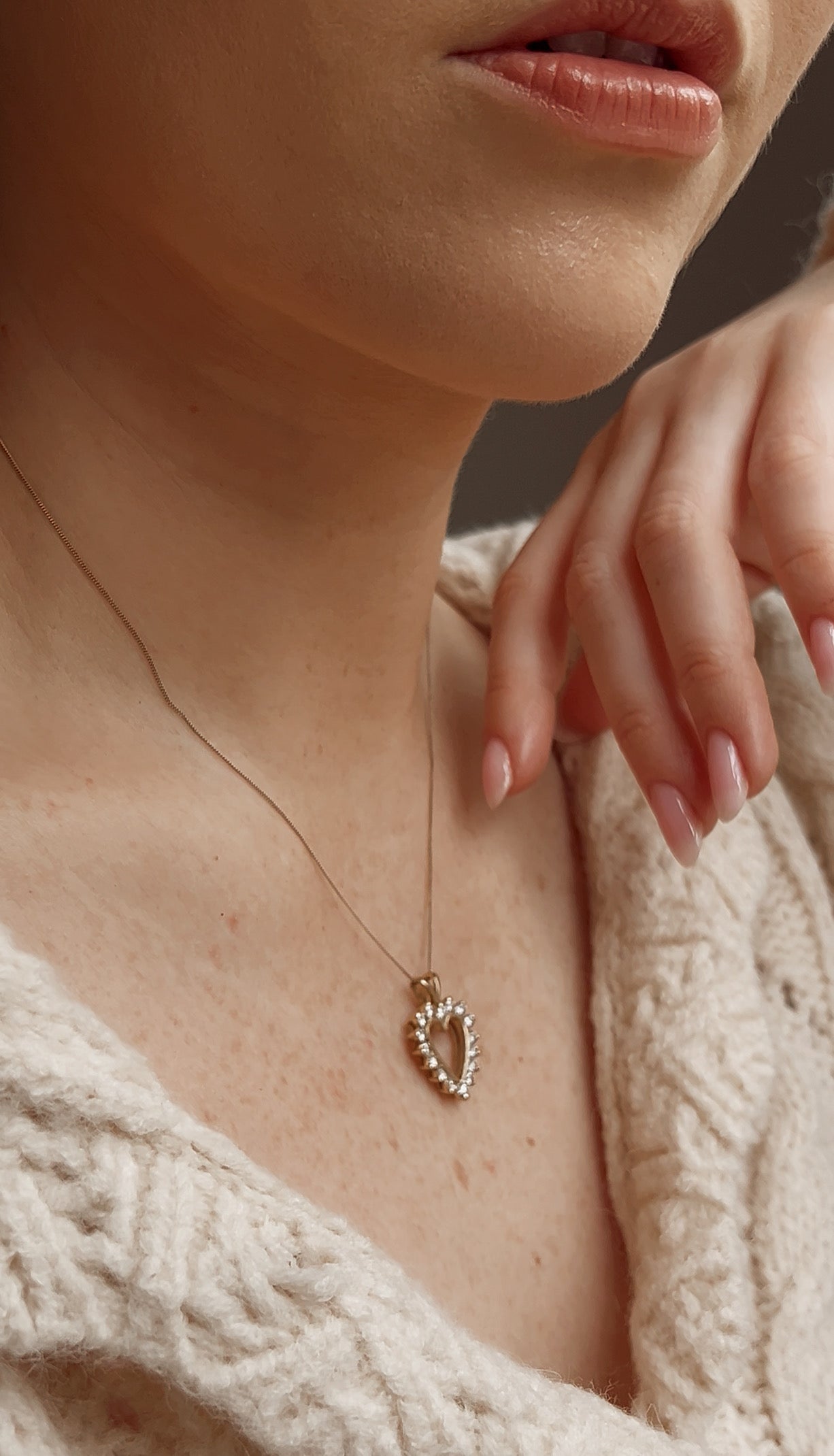 Beautiful Modern 14K Gold and Diamond Heart Pendant