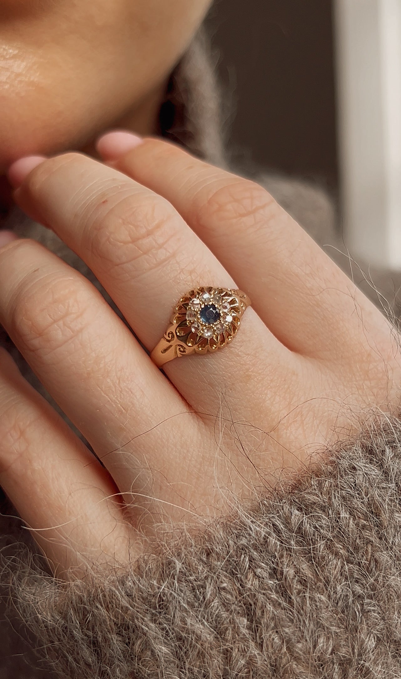Gorgeous Edwardian 18ct Gold Blue Sapphire and Diamond Cluster Ring