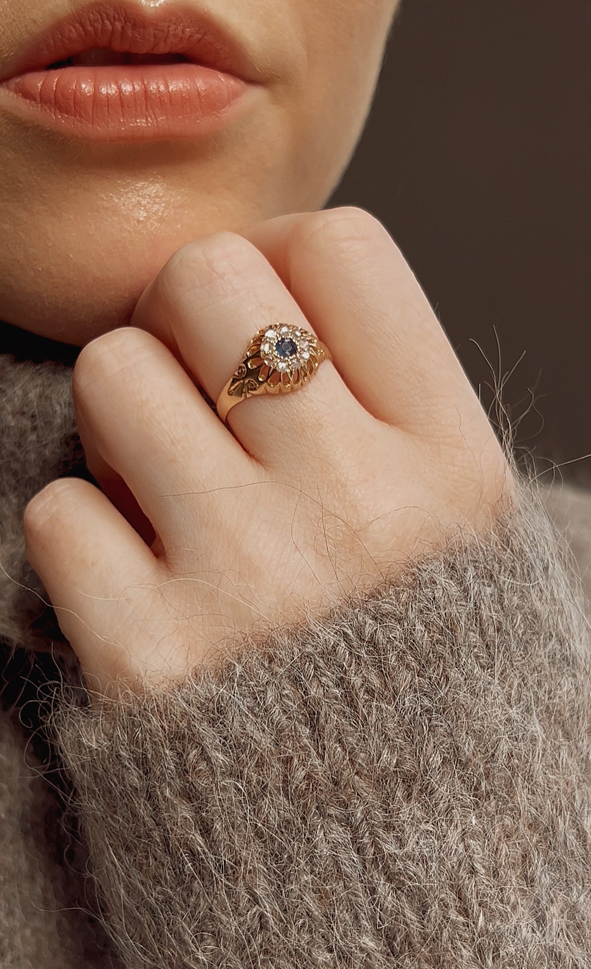 Gorgeous Edwardian 18ct Gold Blue Sapphire and Diamond Cluster Ring