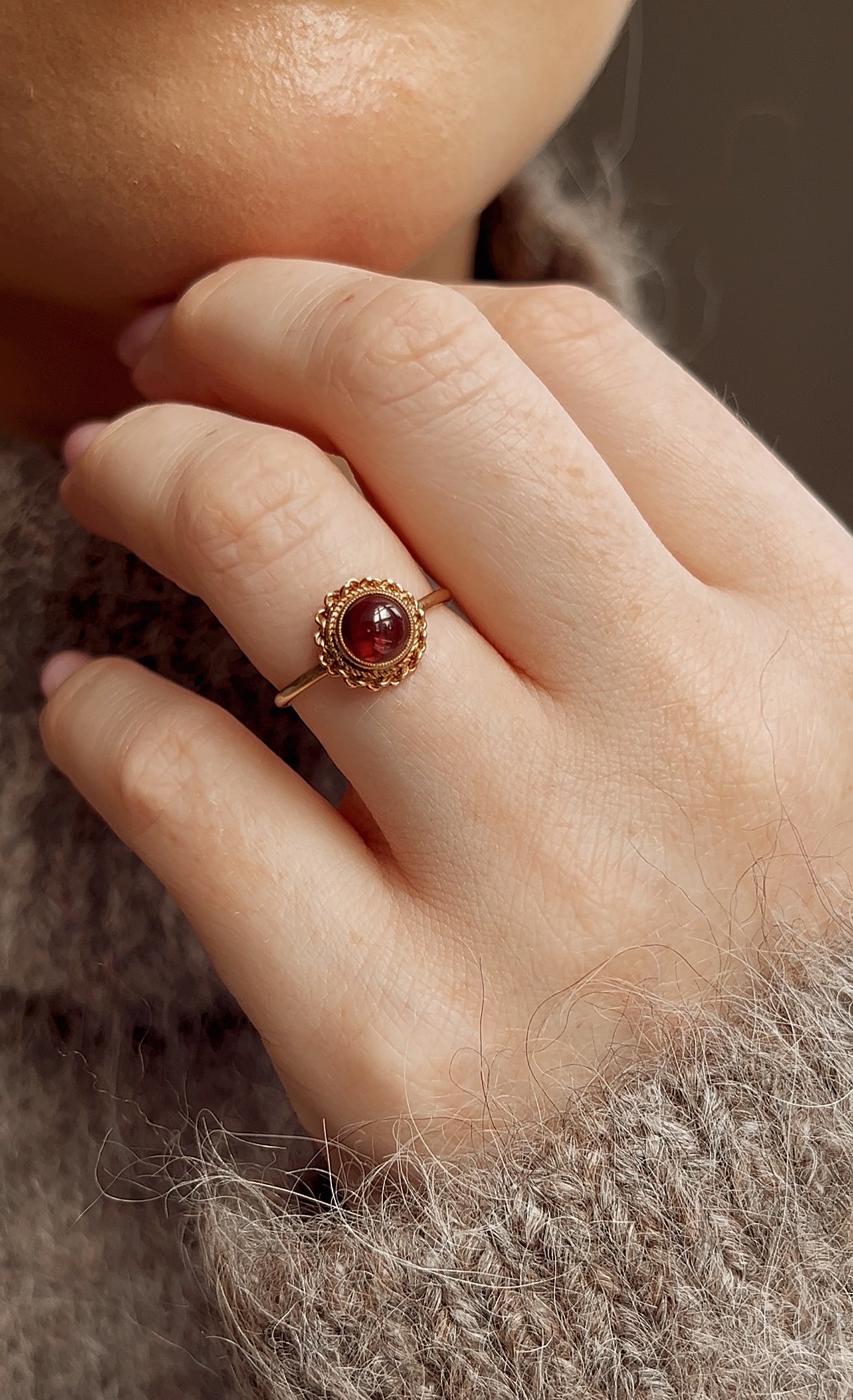 Sweet Vintage 9ct Gold Garnet Ring