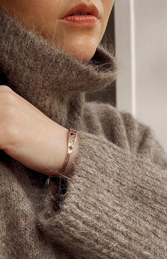 Beautiful Edwardian 9ct Gold, Garnet, Ruby and Diamond Bracelet