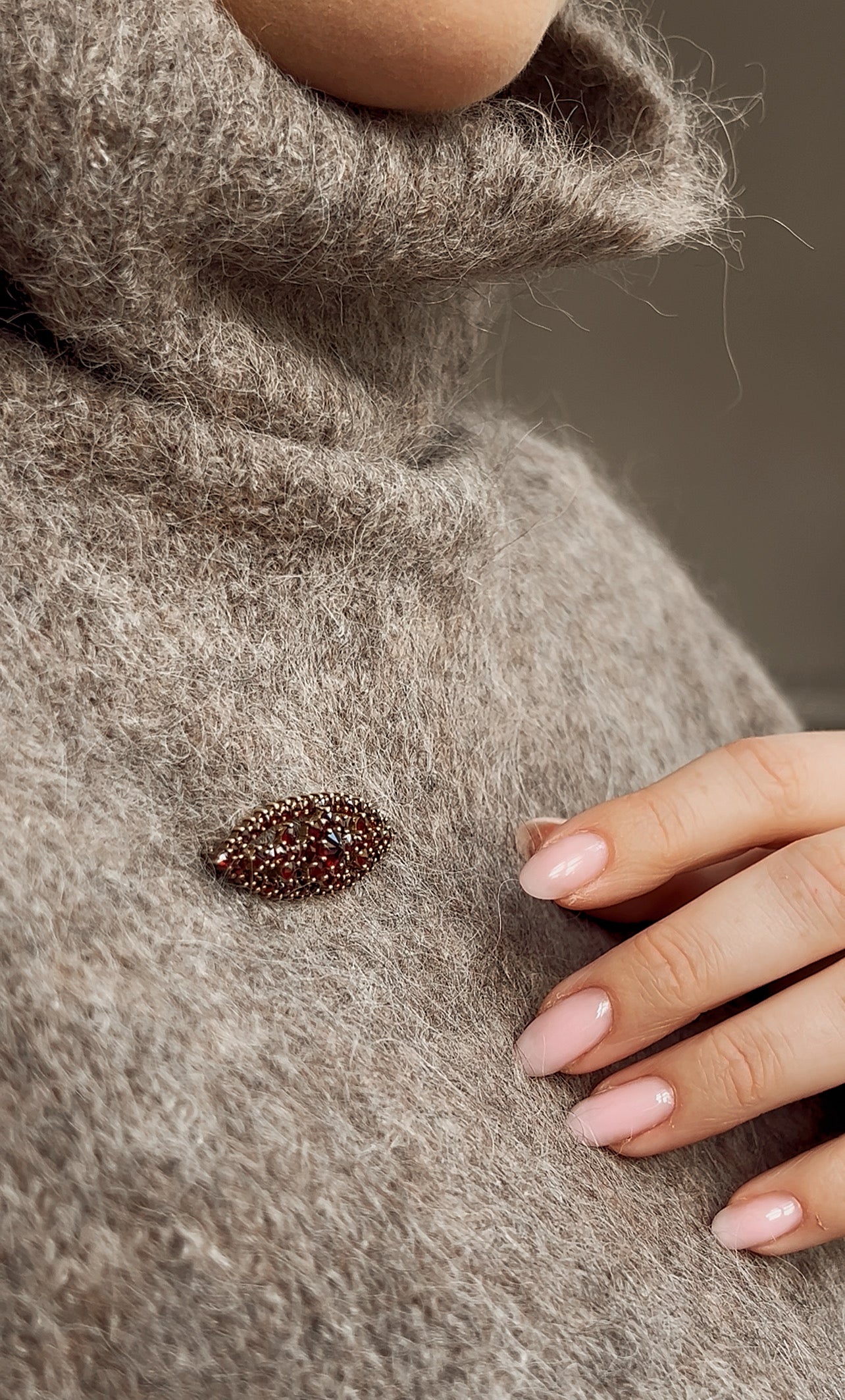Gorgeous Vintage Red Garnet Brooch