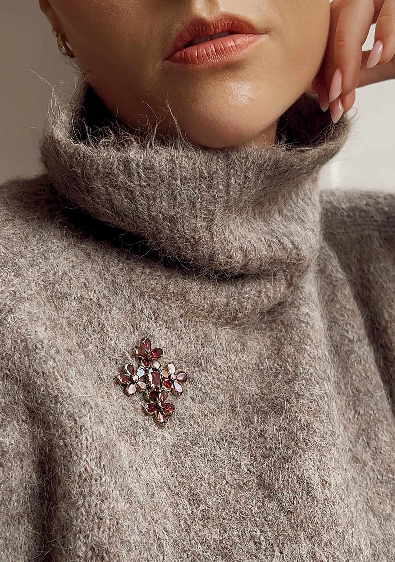 Stunning Victorian Foil-back Garnet Floral Brooch